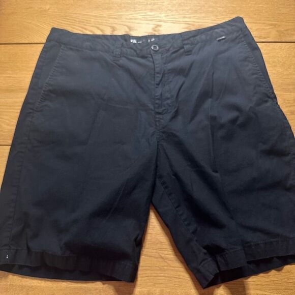 Travis Mathew black shorts golf 36 - Picture 1 of 7